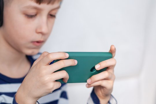 Siekiama stiprinti vaikų saugumą internete: rekomendacijas pristatys Lietuvai pirmininkaujant ES Tarybai