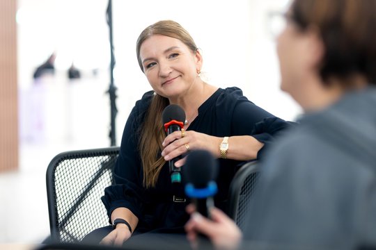 „Mes visi truputį kalti“: A. Landsbergienė prakalbo apie žemyn čiuožiančius mokinių rezultatus