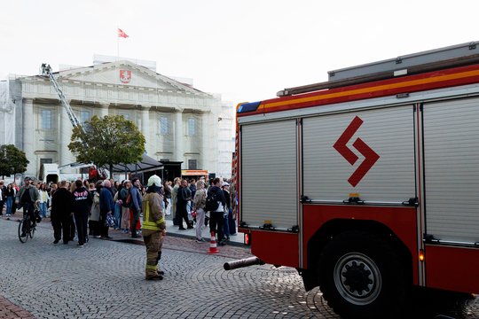 Į Vilniaus rotušę skubėjo gausios ugniagesių pajėgos