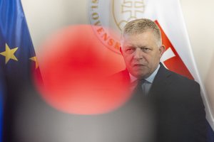 Iš R. Fico – kaltinimai Vakarų politikams dėl siekio išprovokuoti NATO karą su Rusija