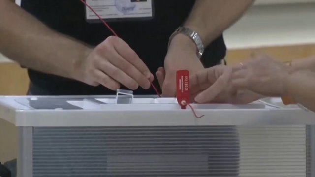 Rusijoje renkamas parlamentas: balsavimą aptemdė neramumai