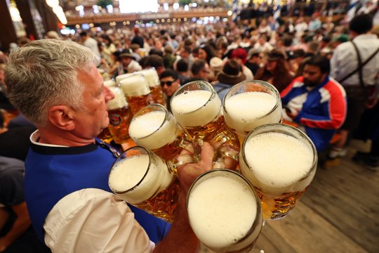 „Oktoberfest“ dar tik prasidėjo, o 19-metis jau – medikų rankose: išgertas alkoholio kiekis pribloškė