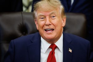 „Fox News“: D. Trumpas teigia, kad husiai sutiko nekovoti su JAV