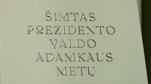 Kaune pristatyta ypatinga knyga: įamžintas visas V. Adamkaus gyvenimo šimtmetis