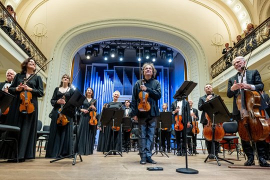 Lietuvos kamerinis orkestras ir S. Krylovas sezoną atidarė anšlagu