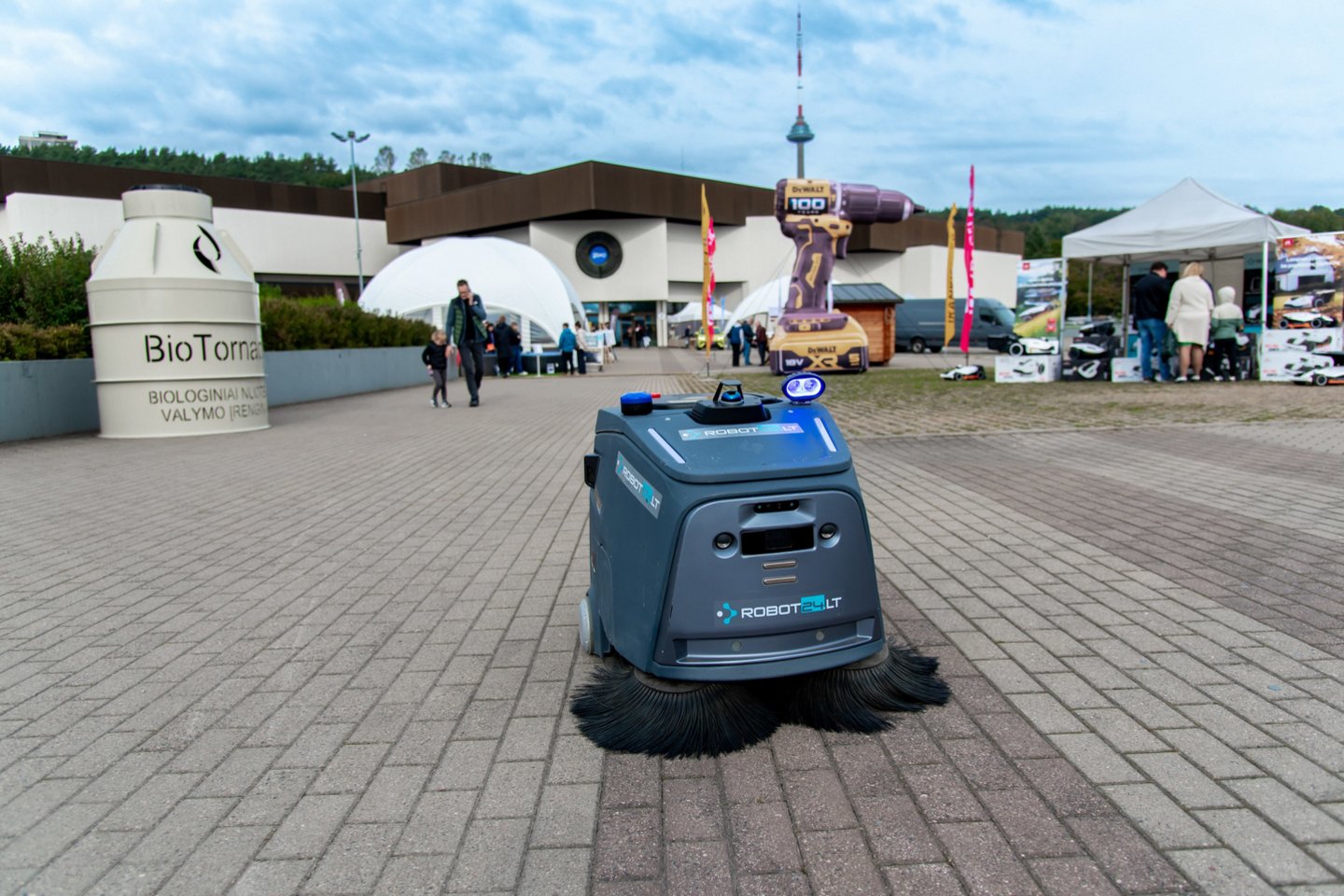 Kviečiame praeiti maršrutą „Kelias į Supernamus“ parodoje „Supernamai/SA.LT“ 2026, kuri vyks rugsėjo 25–27 dienomis Vilniuje, LITEXPO parodų centre.
