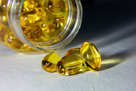 Kam būtina vartoti vitaminą D: endokrinologė įvardijo 5 rizikos grupes