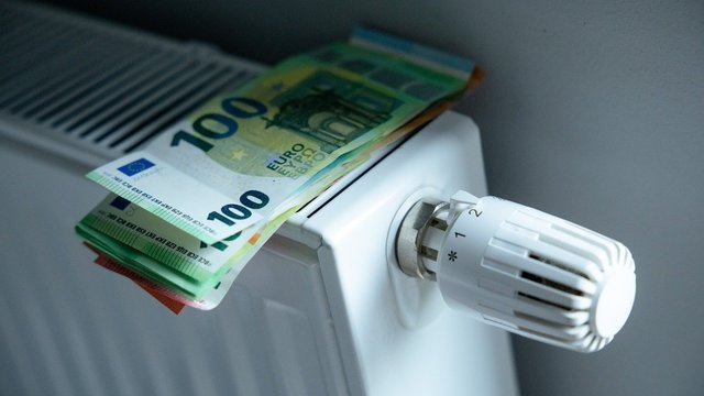 Skaičiuoja, kiek prie šildymo sąskaitų teks pridėti: vienas būdas padėtų sutaupyti
