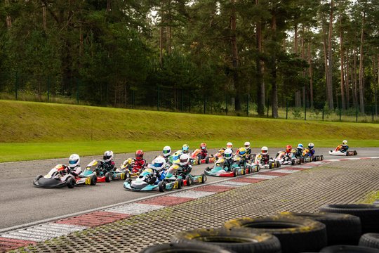 „Rotax Max Challenge Lithuania“ sezonas finišavo: devyni mūsų kartingistai krausis lagaminus į Portugaliją