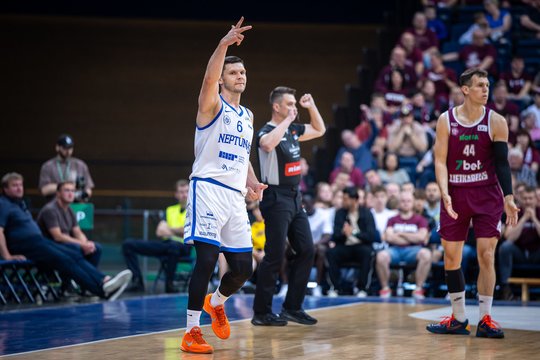 Latvis R. Lomažas susirado naują karjeros stotelę