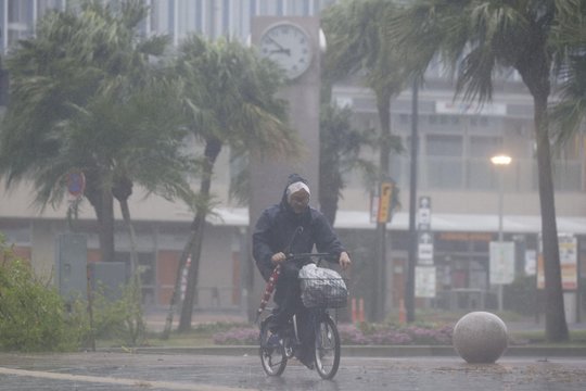 Japonijoje praūžė taifūnas: žuvo mažiausiai 4 žmonės, dar 22 sužeisti