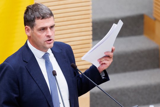 Po R. Žemaitaičio ir L. Kasčiūno istorijos pamokų – pozityvus Seimo sprendimas dėl branduolinio ginklo