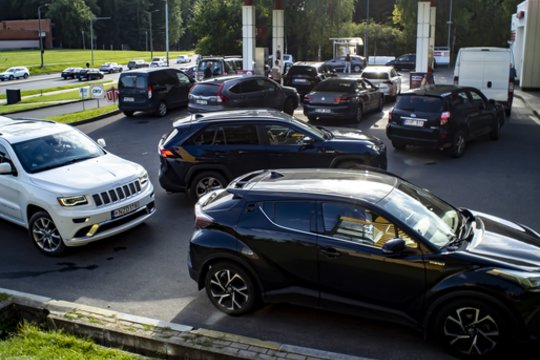 Dėl mažesnio akcizo vis dar neapsisprendžia: „Tai kas mėnesį kainuotų 20 mln. eurų“