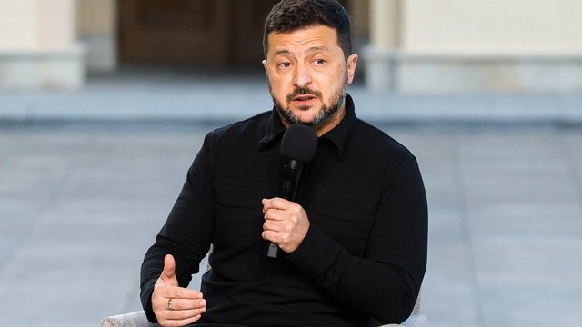 Užsiminė apie kortas V. Zelenskio rankose: dėl šio argumento V. Putinas nesipyks su D. Trumpu