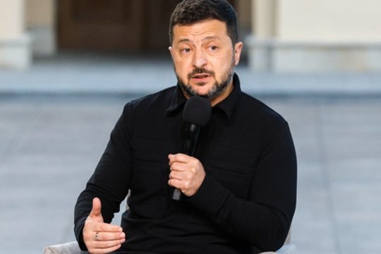 Užsiminė apie kortas V. Zelenskio rankose: dėl šio argumento V. Putinas nesipyks su D. Trumpu