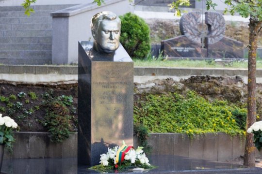 Minimos A. M. Brazausko gimimo metinės: „Atliko telkiantį ir skatinantį veiksmą“
