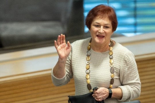 Kritika siūlymui griežtinti bausmes už suklastotą seksualinį turinį: kalbas apie DI laiko mada