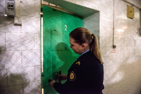 Paranormalių galių turinčia dvasios gydytoja prisistatinėjusi klaipėdietė siunčiama į kalėjimą