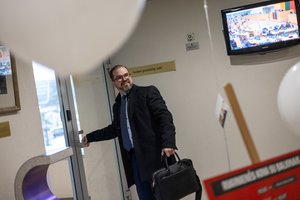 Puota maro metu: Krašto apsaugos ministerijos darbuotojams – neįtikėtiną sumą kainavęs vakarėlis