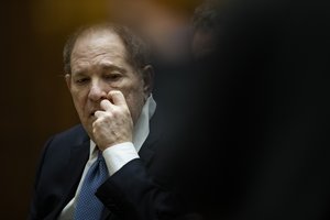 Buvęs Holivudo prodiuseris H. Weinsteinas nuteistas 15 metų kalėti