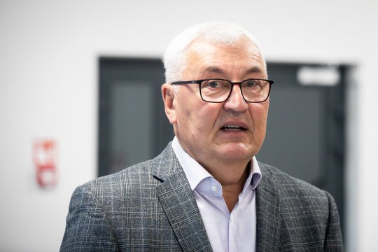 „Kalbos vyksta, bet darbų nematau“: J. Kazlauskas pasisakė apie Lietuvos krepšinio padėtį