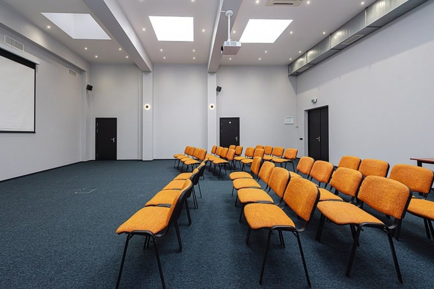 „Nykščio namuose & SPA“ vienoje vietoje galima suplanuoti konferenciją, maitinimą, poilsį ir nakvynę.