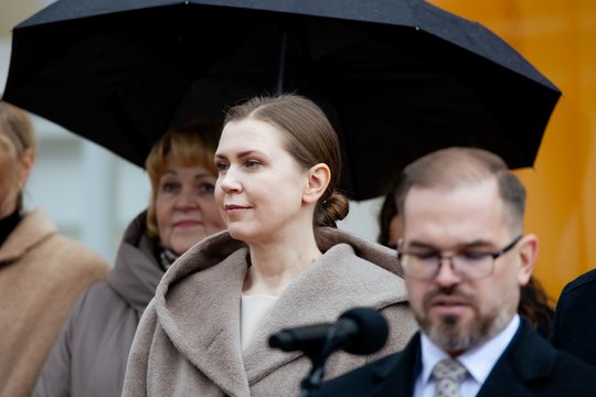 Vertinti nenorėjo, bet įvertino: tarp eilučių – D. Šakalienės žinutė R. Kaunui