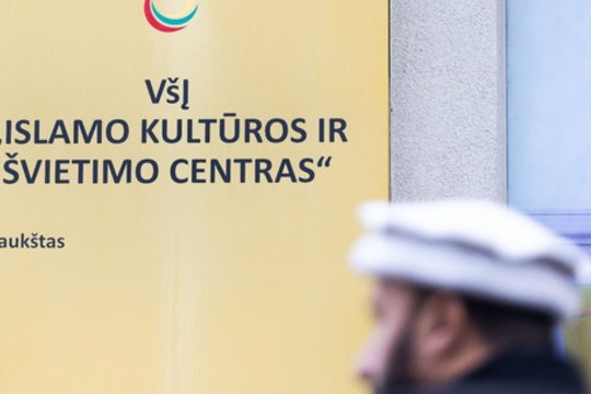 Meta akmenį į Kauno savivaldybės daržą: tai kas įvyko gali pradėti pavojingą spiralę