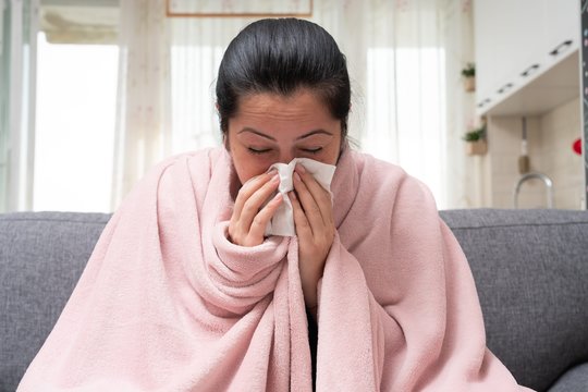 Vaistininkė įvardijo 3 dažniausias klaidas, kurias darome peršalę