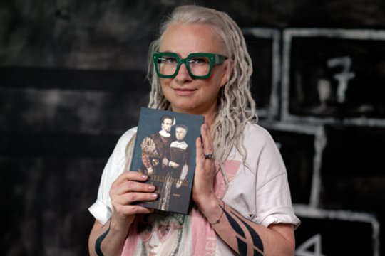 J. Janus debiutiniame romane kelia naują Barboros Radvilaitės mirties priežasties versiją