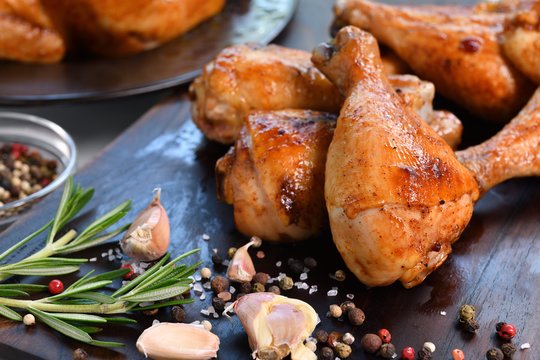 Pabodusią vištieną paįvairinsite be didelių patangų: paprastas ingredientas suteiks naują skonį 