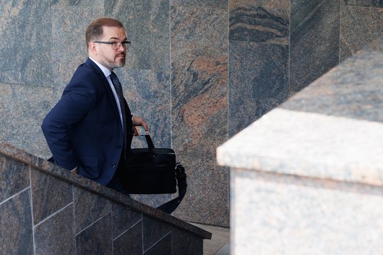 „Aušrietis“ stojo ginti R. Kauną: vakarėlių reikia, nes atlyginimas yra blogiausia motyvacinė priemonė