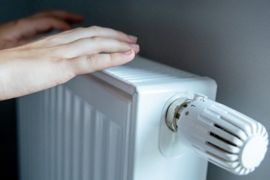 Artėjant šildymo sezonui – supaprastinta kompensacijų tvarka: kas keičiasi gyventojams