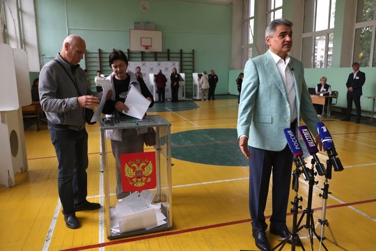 Balsuoti leido, pasirinkti – ne: kaip rinkimų baigtį nulėmė Kremlius