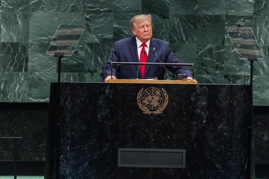 Žiniasklaida: D. Trumpas atmeta Irano pasiūlymą dėl Hormuzo sąsiaurio