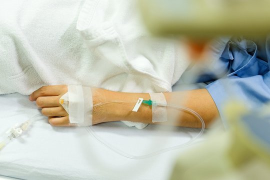 Po madingos „jauninančios“ procedūros JAV mirė 27-erių moteris: paaiškėjo, kas įvyko
