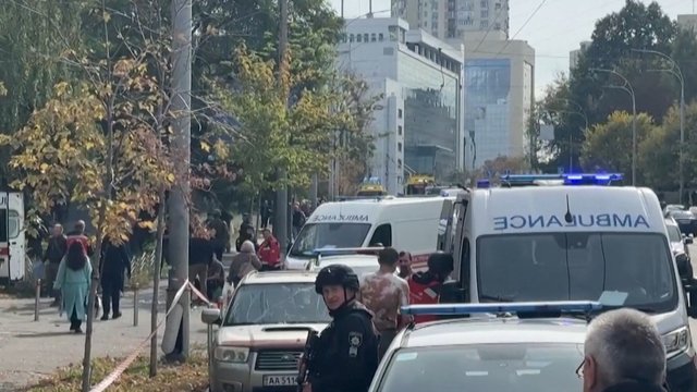 Rusijos smūgių banga Ukrainoje: smūgiai pasiekė ir gyvenamuosius namus