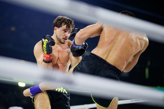 UTMA stebuklas: bicepsą nusiplėšęs lietuvis viena ranka palaužė lenką