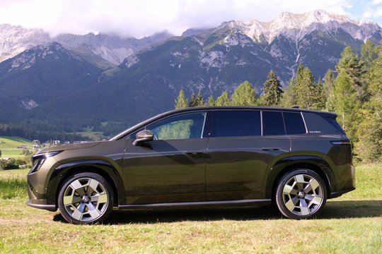 Didžiausias „Škoda“ modelis: komforto nestinga, bet kai kurie sprendimai atrodo jau kažkur matyti