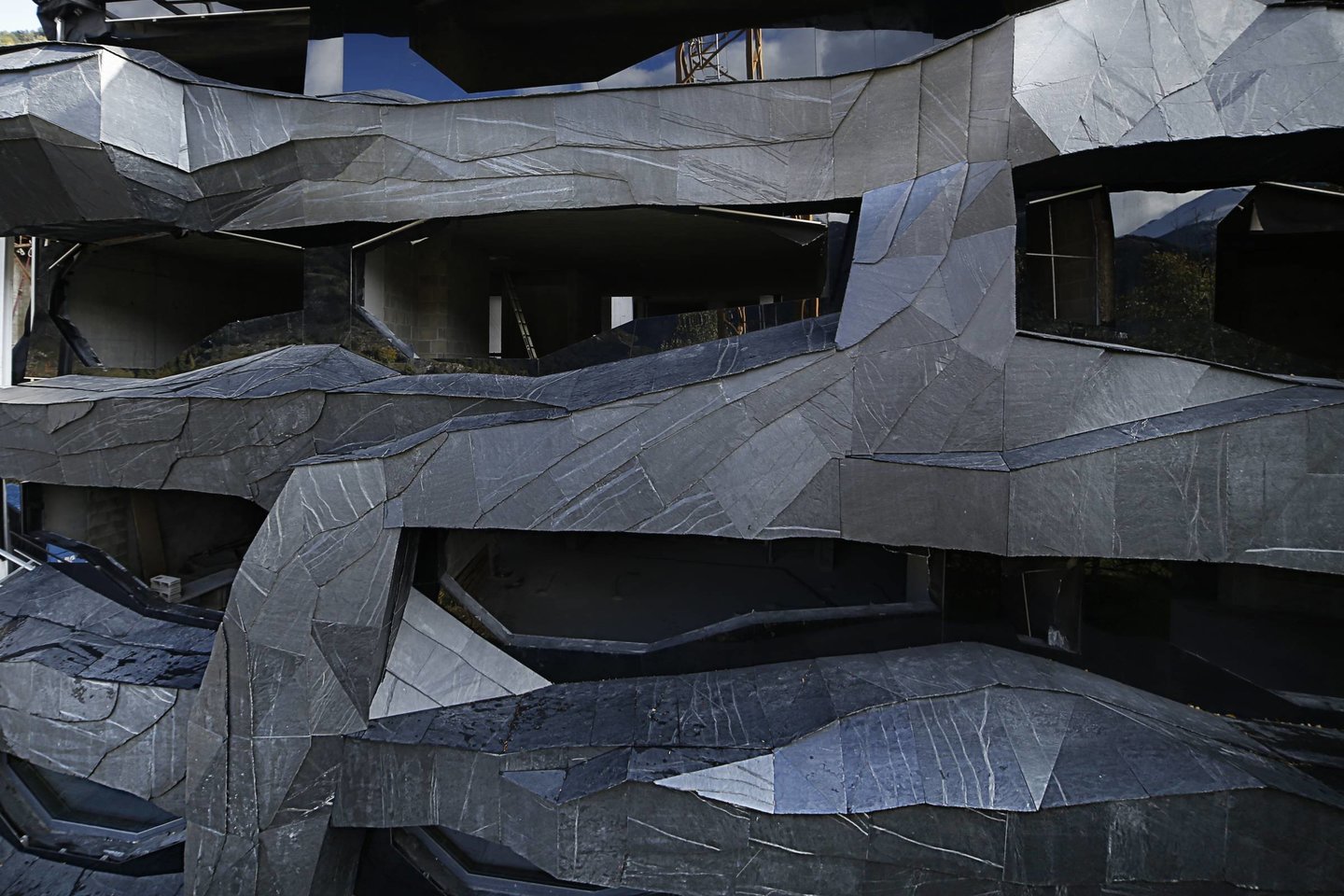 Iškirtinio komplekso architektas – Pritzkerio architektūros premijos laureatas J. Nouvelis, jam talkino ispanų architektų biuras „Ribas & Ribas Arquitectos“.<br>„Ateliers Jean Nouvel“ nuotr.
