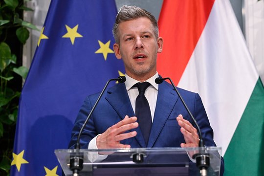 Istorinis sprendimas Vengrijoje: P. Magyarui panaikinta neliečiamybė