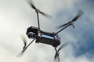 Ukrainiečiai pristatė naują savo gamybos droną: skelbia, kad tai – alternatyva kiniškiems „Mavic“