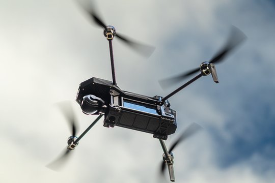Ukrainiečiai pristatė naują savo gamybos droną: skelbia, kad tai – alternatyva kiniškiems „Mavic“