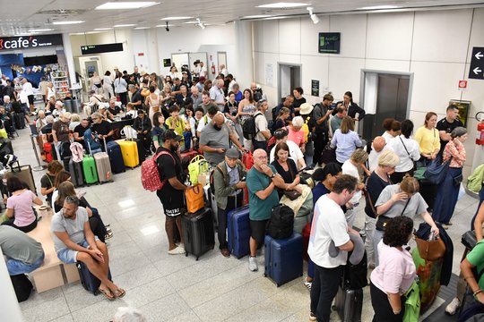 Turistų pamėgtoje Sicilijoje toliau ribojami skrydžiai