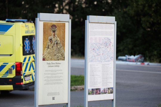 Vaizdai iš avarijos vietos: kelyje Vilnius – Trakai žuvo motociklininkas
