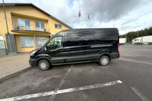 Šalčininkų punkte pasieniečiai sulaikė mikroautobusą, prieš keliolika dienų pavogtą Jungtinėje Karalystėje
