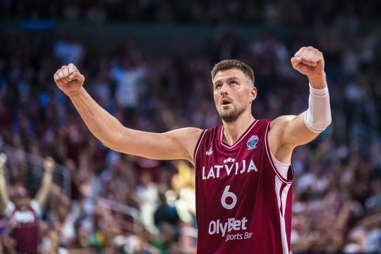 Latvijos krepšinio žvaigždę K. Porzingį pasivijo problemos