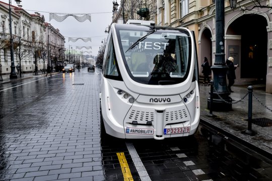 Autonominiai automobiliai veržiasi į gatves: ekspertas paaiškino, kas jiems Lietuvoje gali tapti neįveikiama kliūtimi