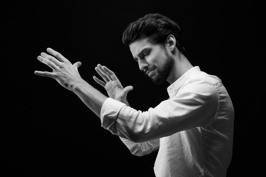 Prie LNSO dirigento pulto stos išskirtinio talento ukrainiečių maestro Yaroslavas Shemetas