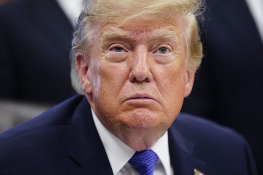 Dėl reklamų – griežta abiejų partijų kritika D. Trumpui